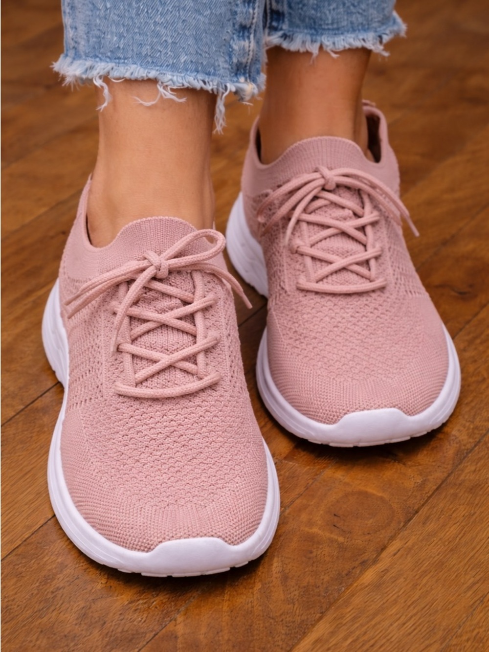 Women's Lightweight Knit Slip On Sneakers Size 9